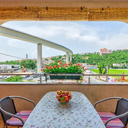 Appartement Liebevolles Nur 500 Meter Zum Mit Privatparkplatz, Wifi, Klima Crikvenica