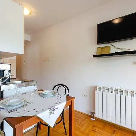 Liebevolles Nur 500 Meter Zum Mit Privatparkplatz, Wifi, Klima Appartement *