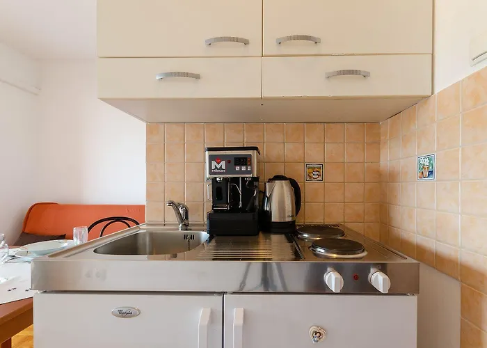 Liebevolles Nur 500 Meter Zum Mit Privatparkplatz, Wifi, Klima 크리크베니카